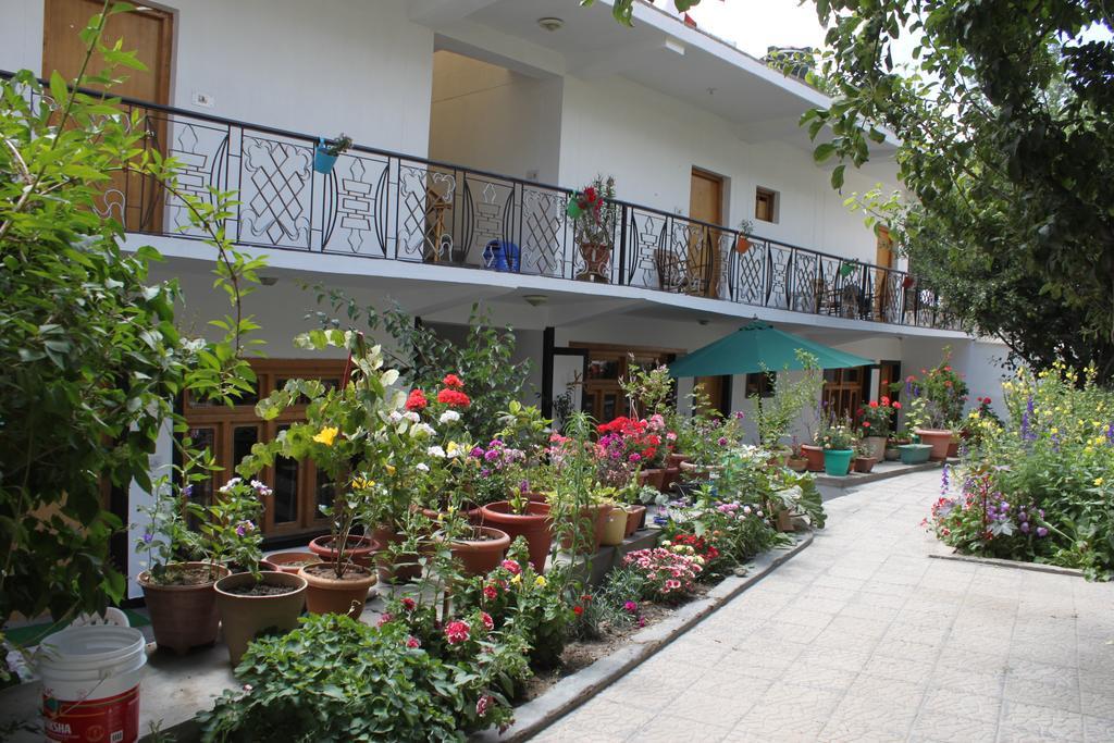 Travellers House 호텔 레 외부 사진