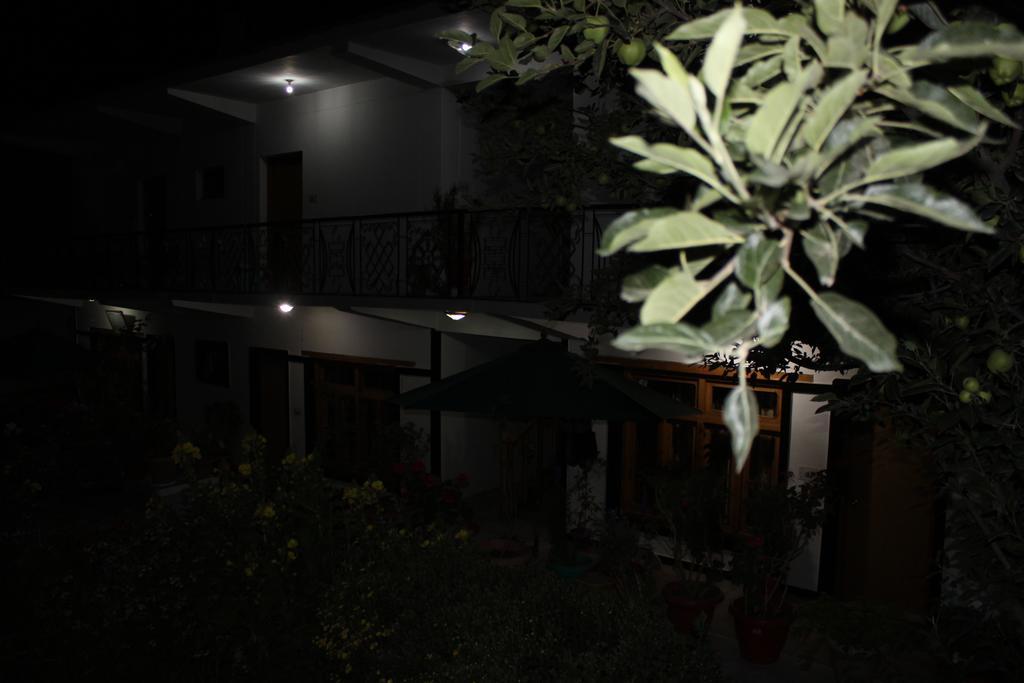 Travellers House 호텔 레 외부 사진